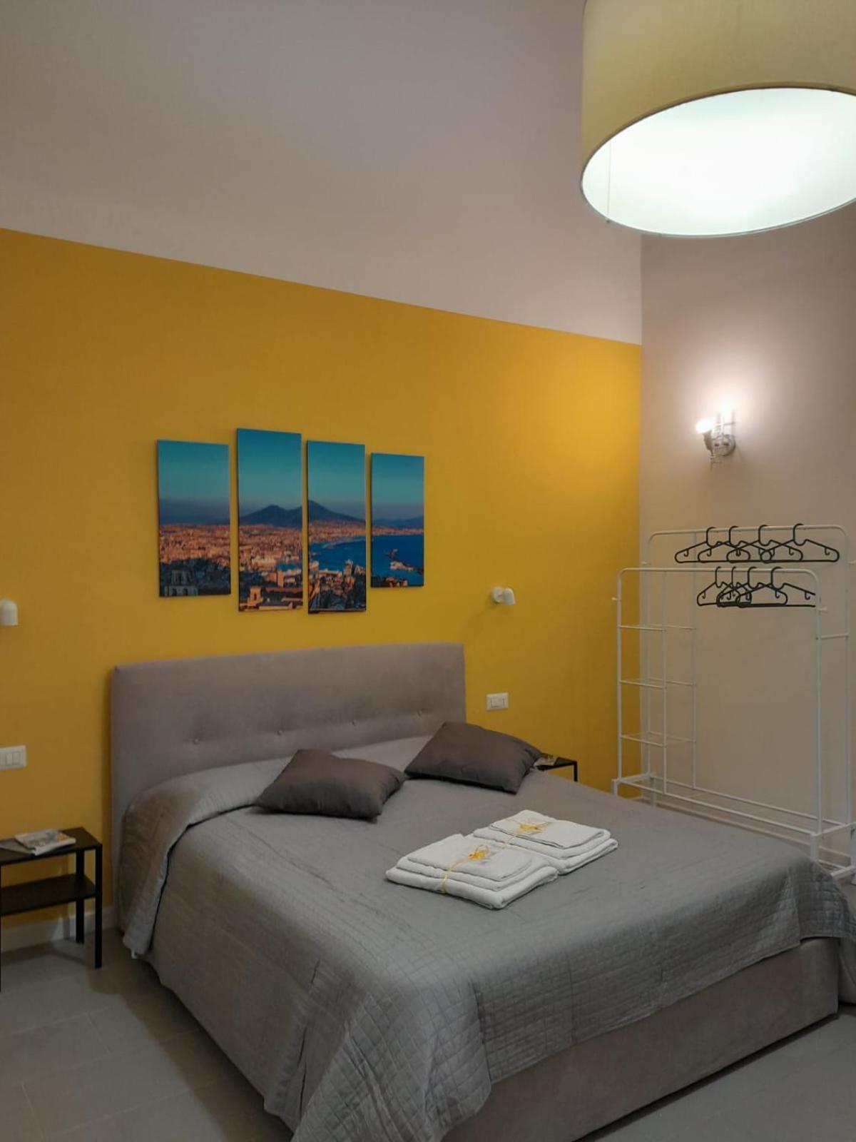 ナポリ Monteoliveto 5 Bed & Breakfast エクステリア 写真